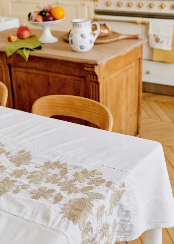 Nappe Brodée